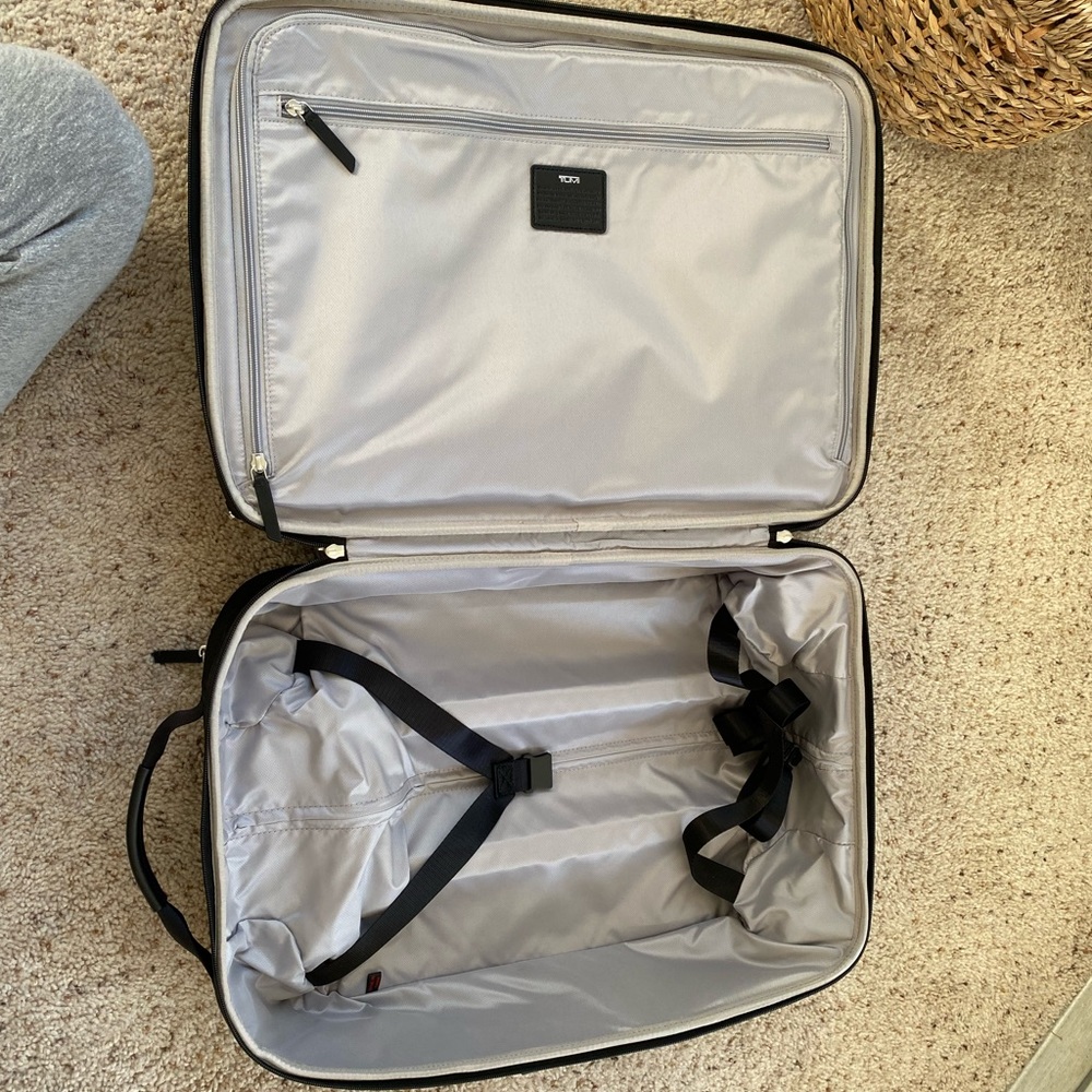BRAND NEW - TUMI Voyageur Léger Carry On - Picture 5 of 6